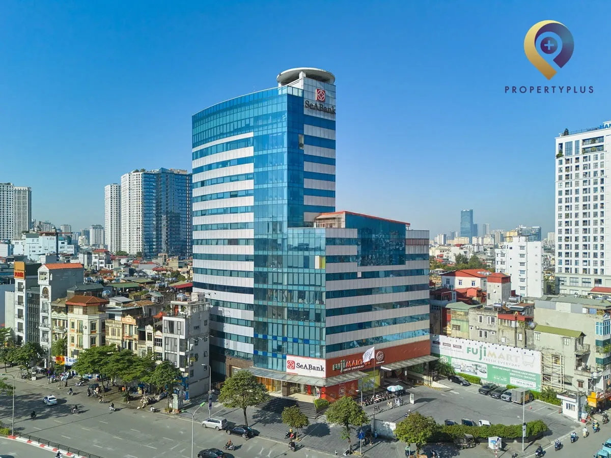 Toàn cảnh tòa nhà Oriental Tower tại Hà Nội nhìn từ hướng Tây Sơn.
